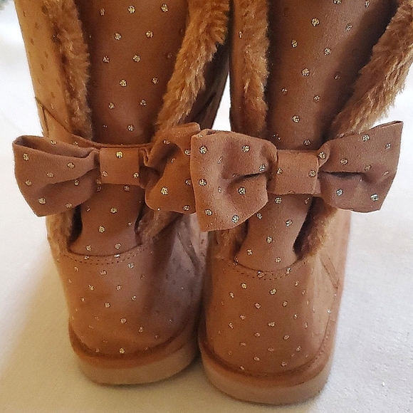 Crazy 8 Girls Golden Brown Faux Fur Lined Faux Suede Boots Glitter Dots Size 2 - Picture 6 of 13